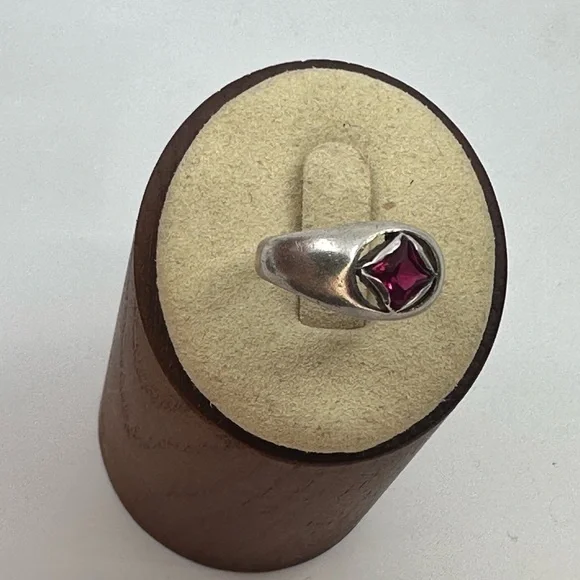 Sz. 6.75 Vintage 925 Sterling Silver Ring with Genuine Garnet - Picture 9 of 9